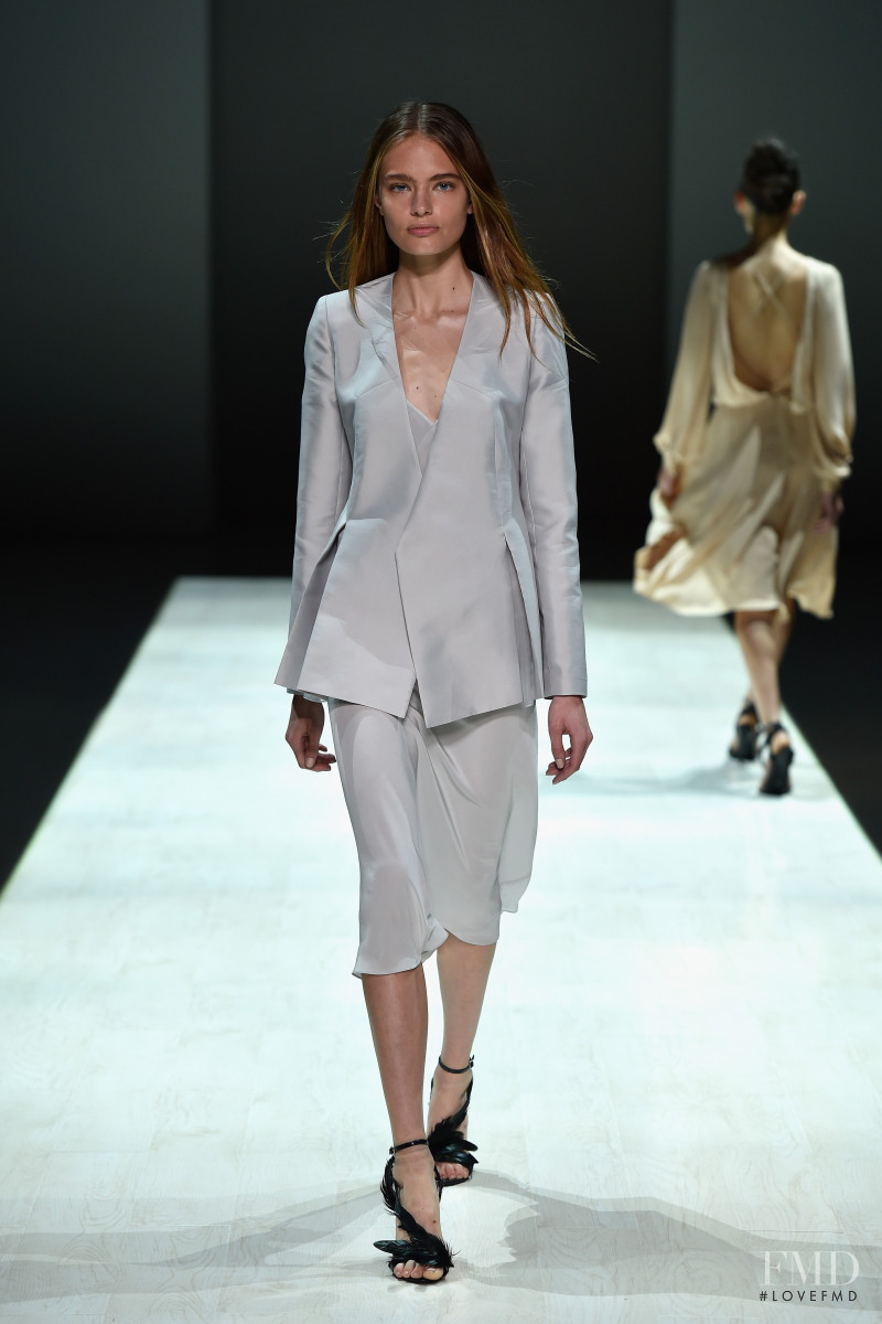 Anna Mila Guyenz featured in  the Bianca Spender fashion show for Spring/Summer 2015
