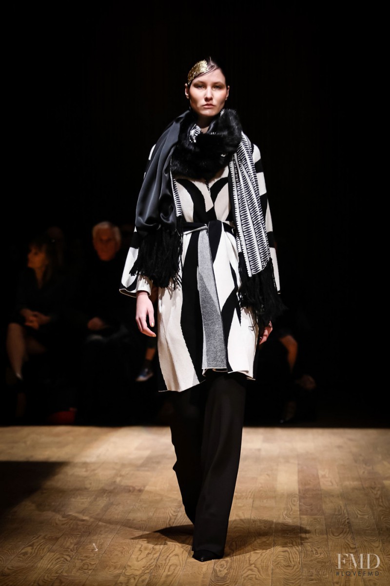 Josie Natori fashion show for Autumn/Winter 2015