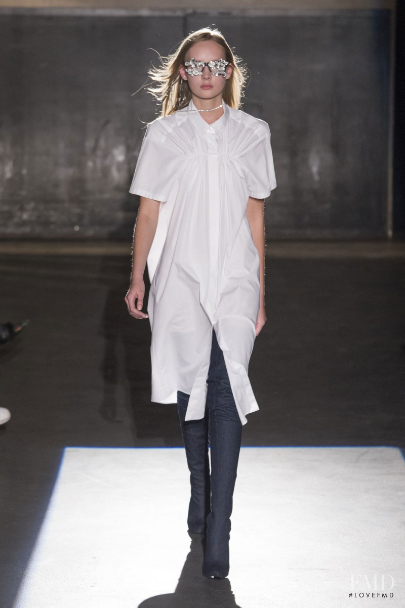 Lutz Huelle fashion show for Spring/Summer 2016