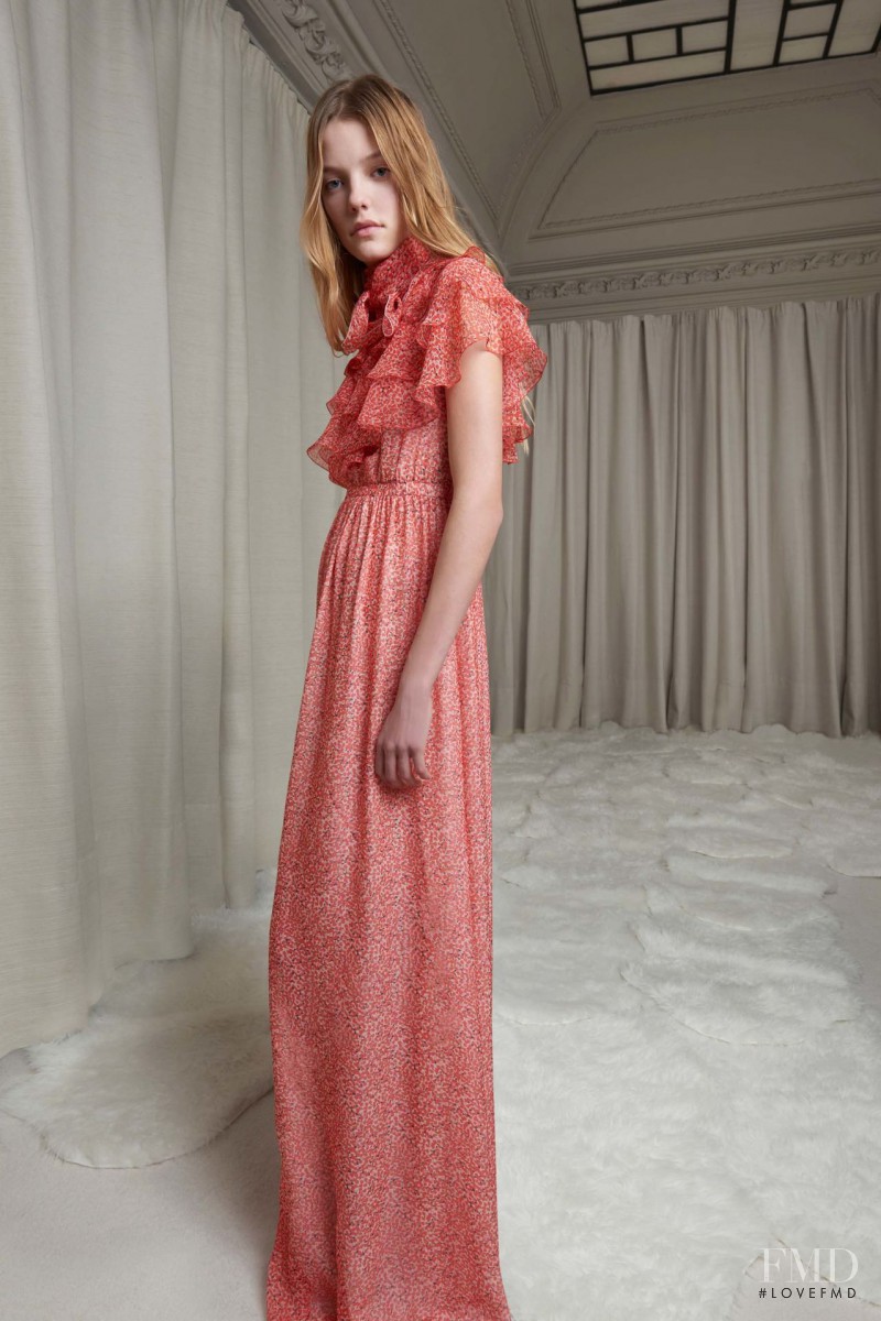 Roos Abels featured in  the Giambattista Valli fashion show for Pre-Fall 2016