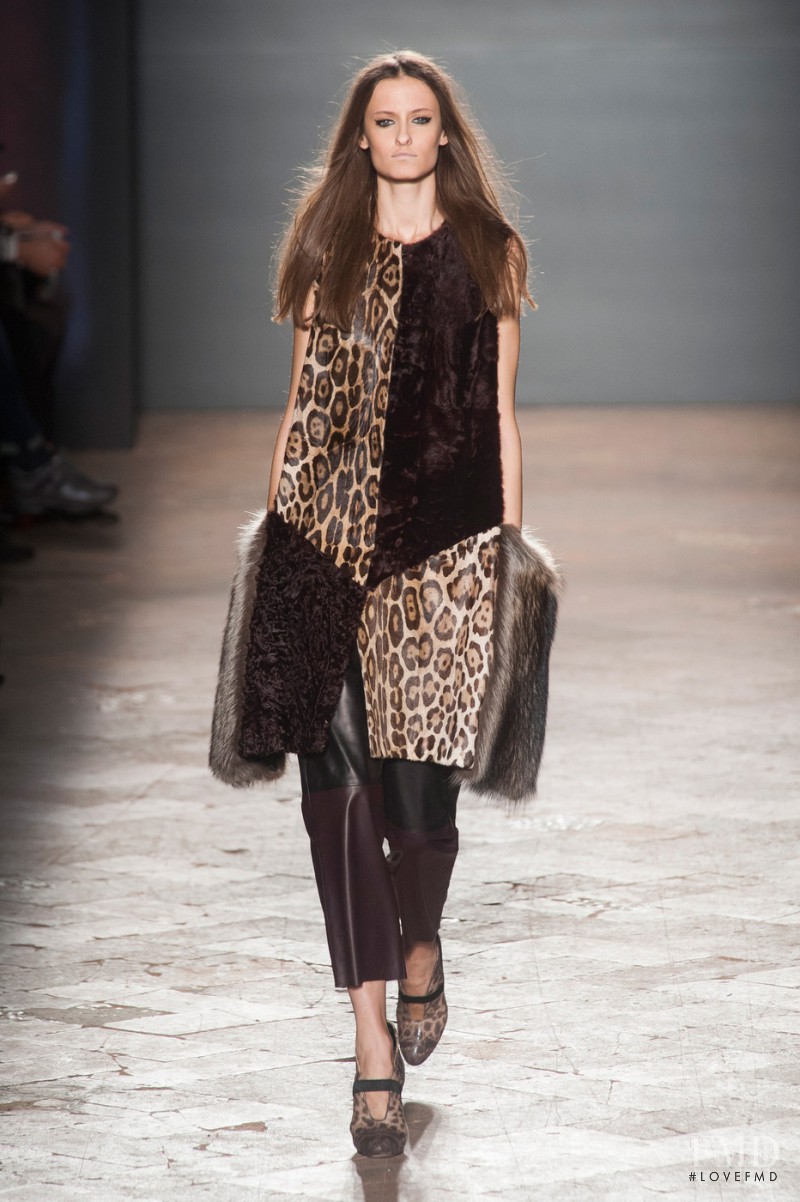 Simonetta Ravizza fashion show for Autumn/Winter 2014