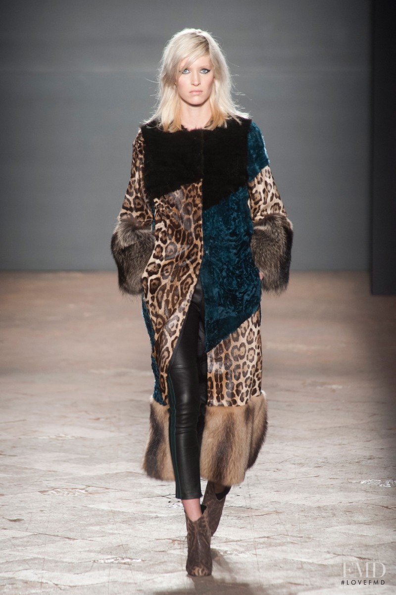 Eveline Rozing featured in  the Simonetta Ravizza fashion show for Autumn/Winter 2014