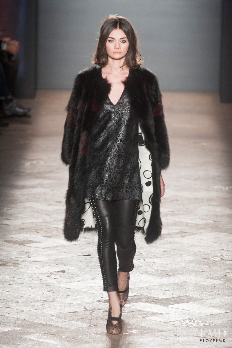 Simonetta Ravizza fashion show for Autumn/Winter 2014