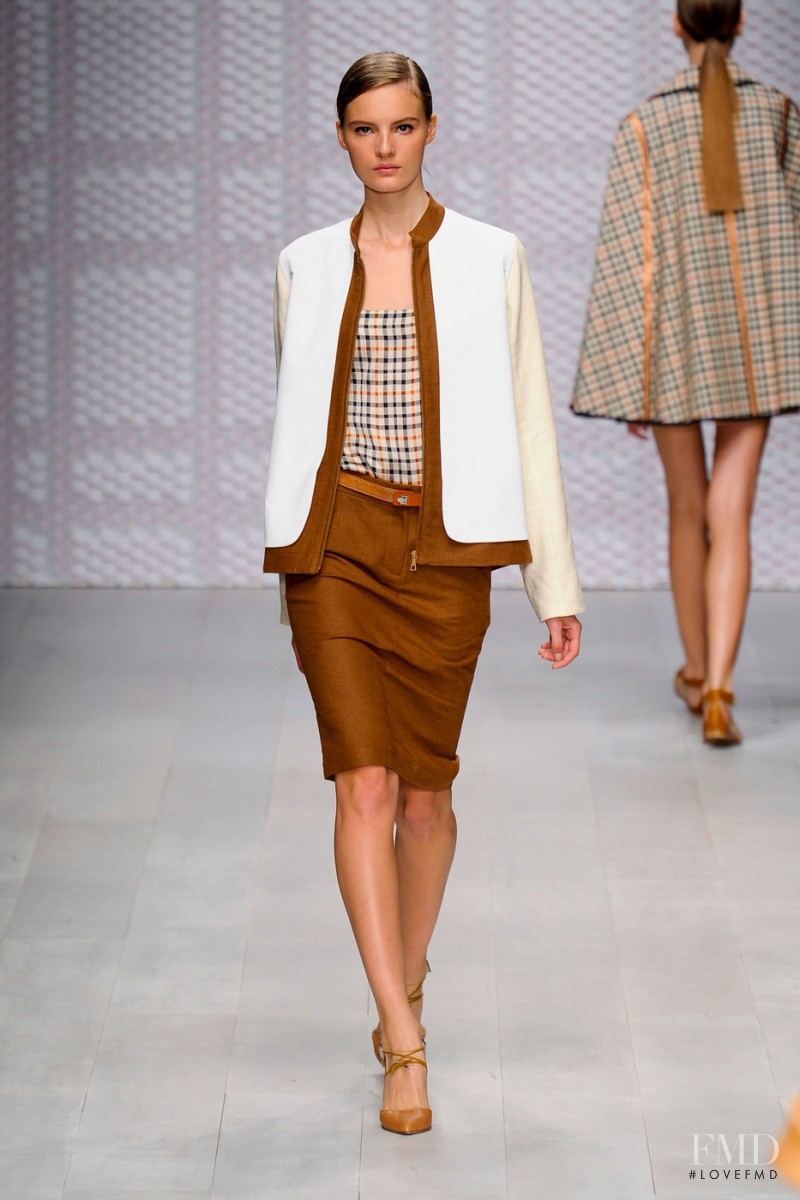 DAKS fashion show for Spring/Summer 2013