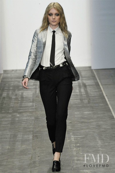 Jessica Stam featured in  the rag & bone fashion show for Spring/Summer 2009