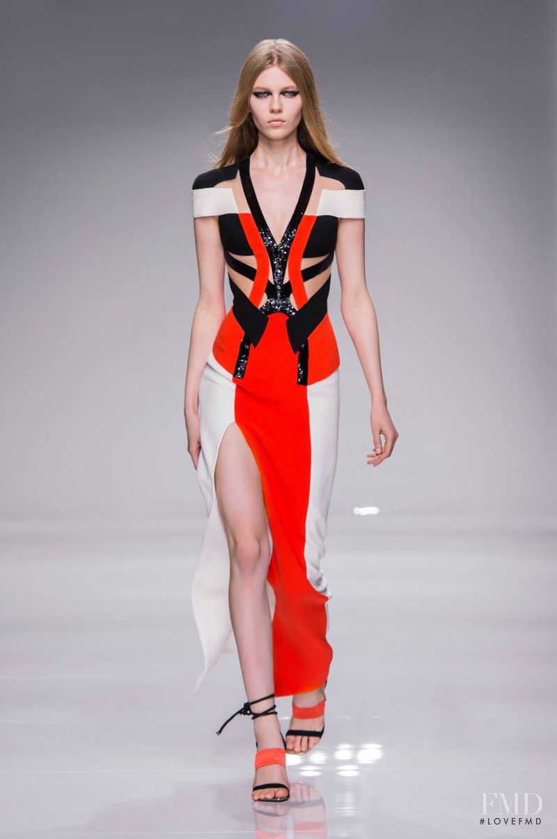 Katya Ledneva featured in  the Atelier Versace fashion show for Spring/Summer 2016