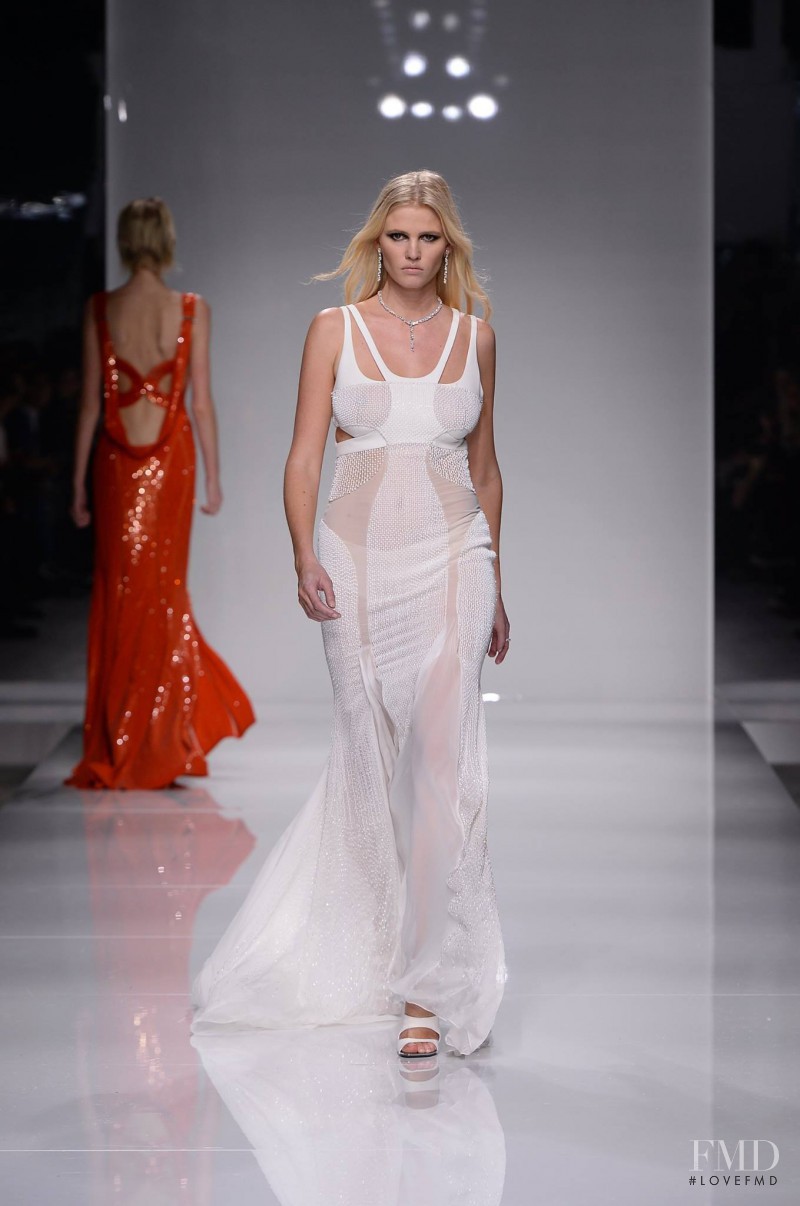 Lara Stone featured in  the Atelier Versace fashion show for Spring/Summer 2016