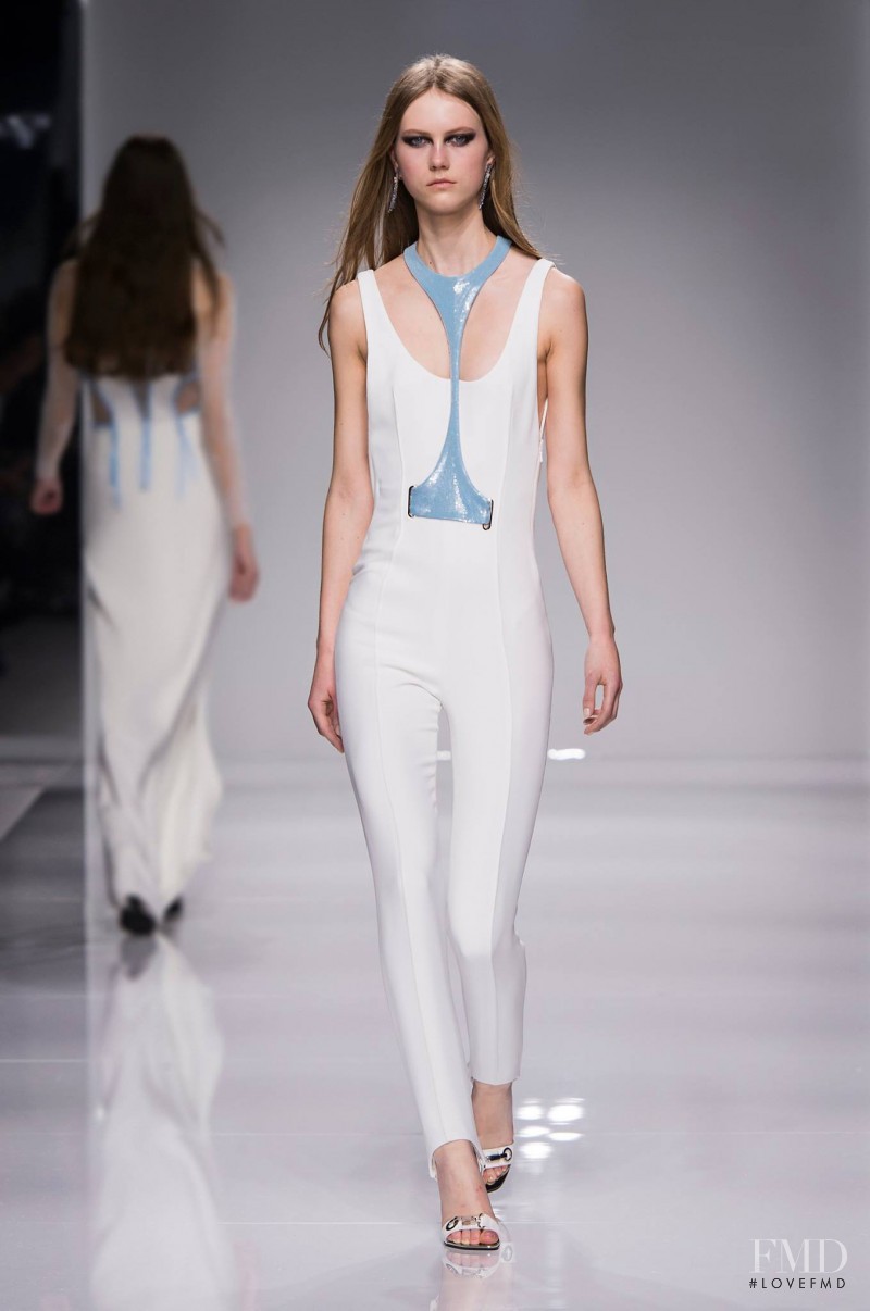 Julie Hoomans featured in  the Atelier Versace fashion show for Spring/Summer 2016