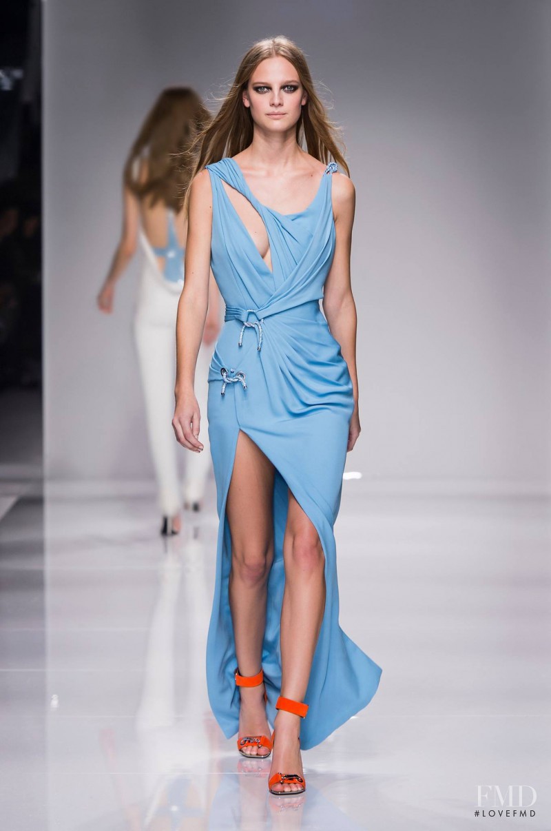 Ine Neefs featured in  the Atelier Versace fashion show for Spring/Summer 2016