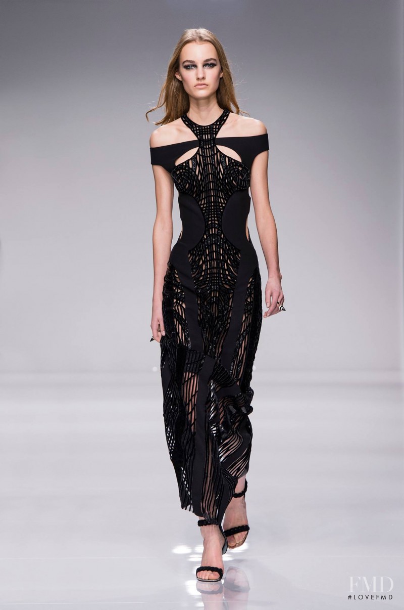 Maartje Verhoef featured in  the Atelier Versace fashion show for Spring/Summer 2016