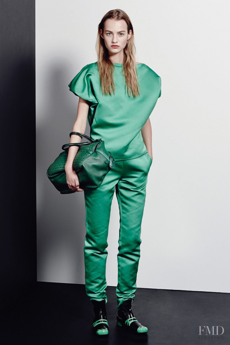 Maartje Verhoef featured in  the Bottega Veneta fashion show for Pre-Fall 2015