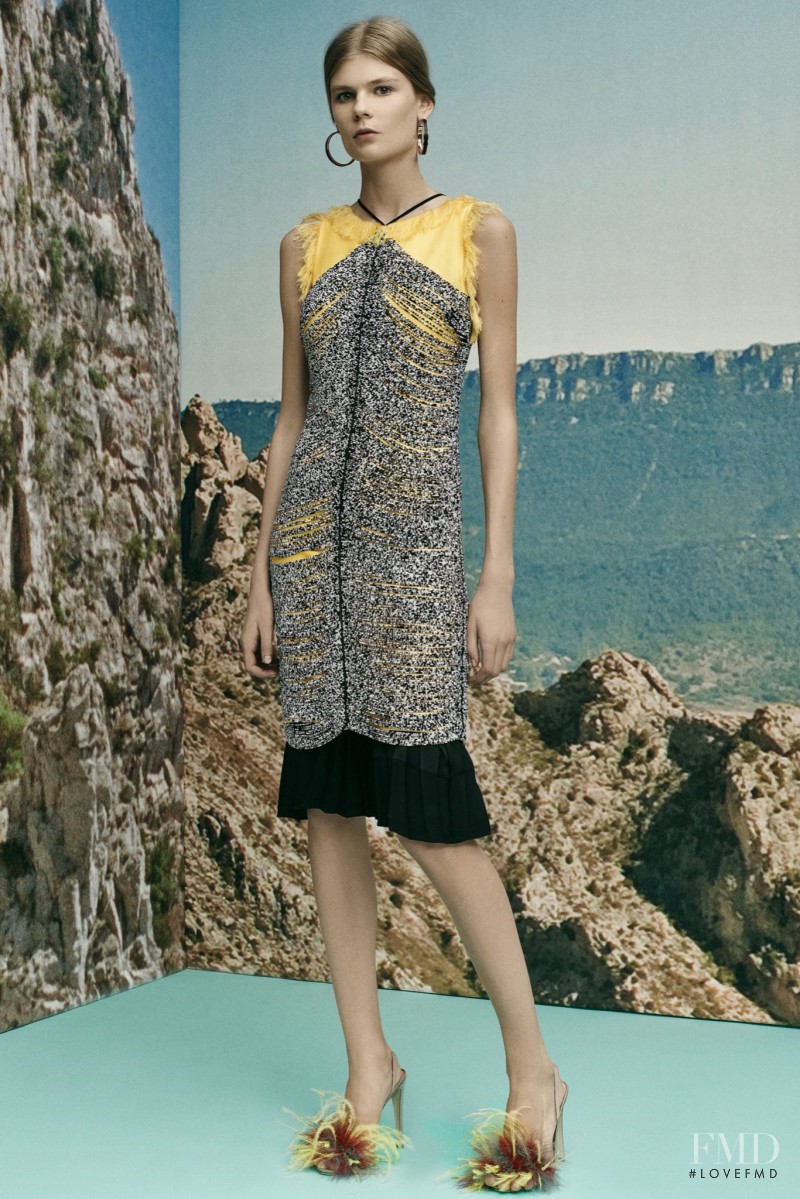 Alexandra Elizabeth Ljadov featured in  the Altuzarra fashion show for Resort 2016