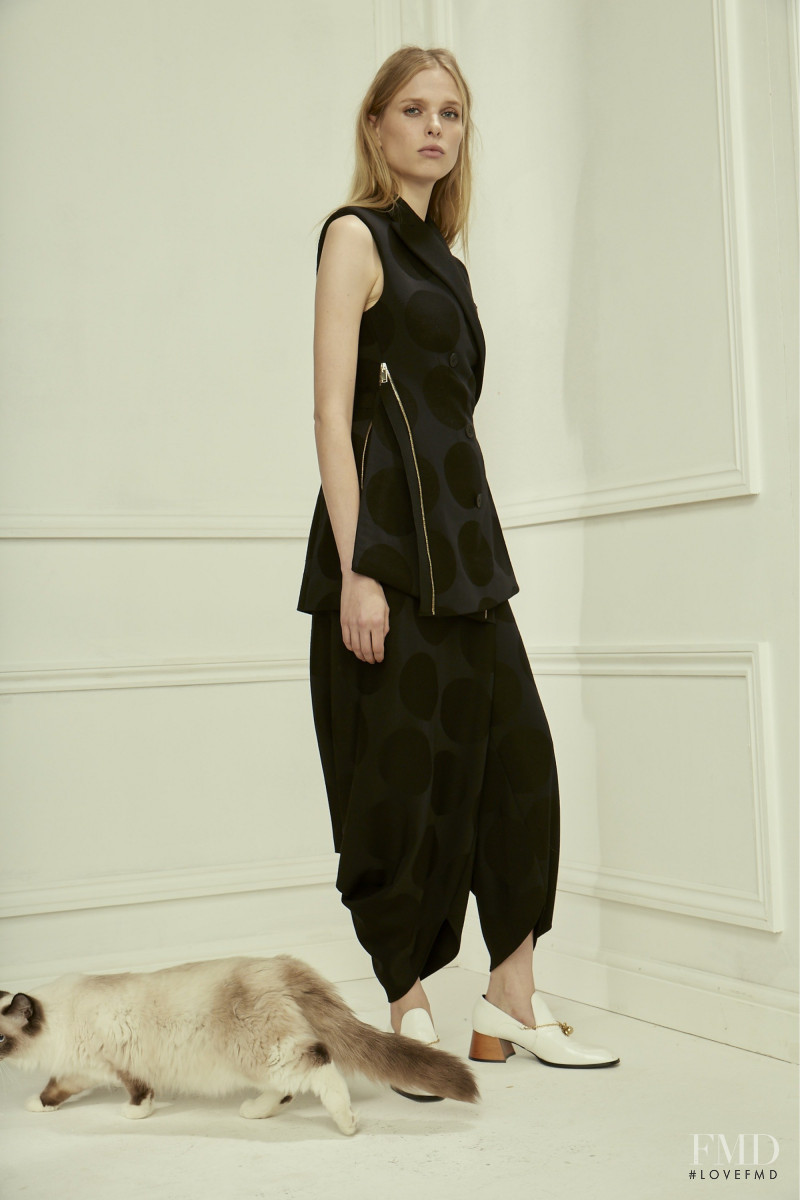 Stella McCartney fashion show for Pre-Fall 2016