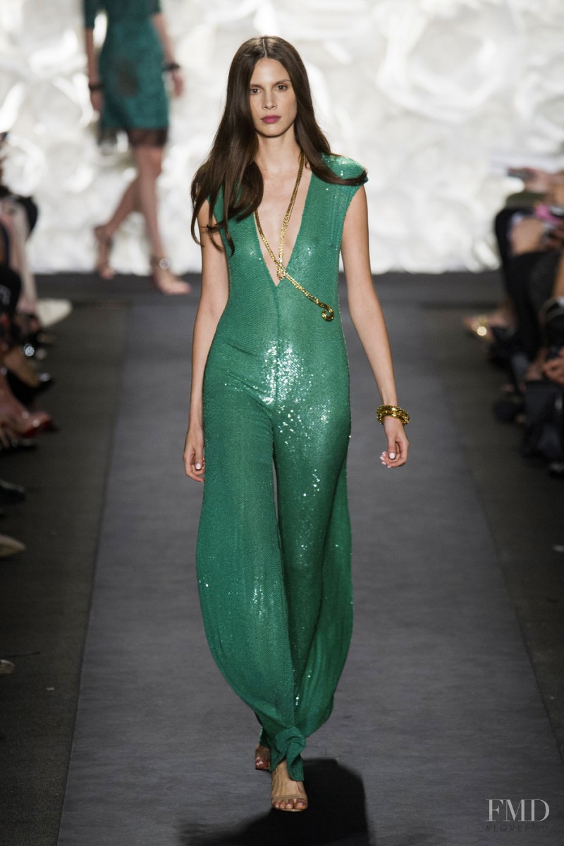 Naeem Khan fashion show for Spring/Summer 2016