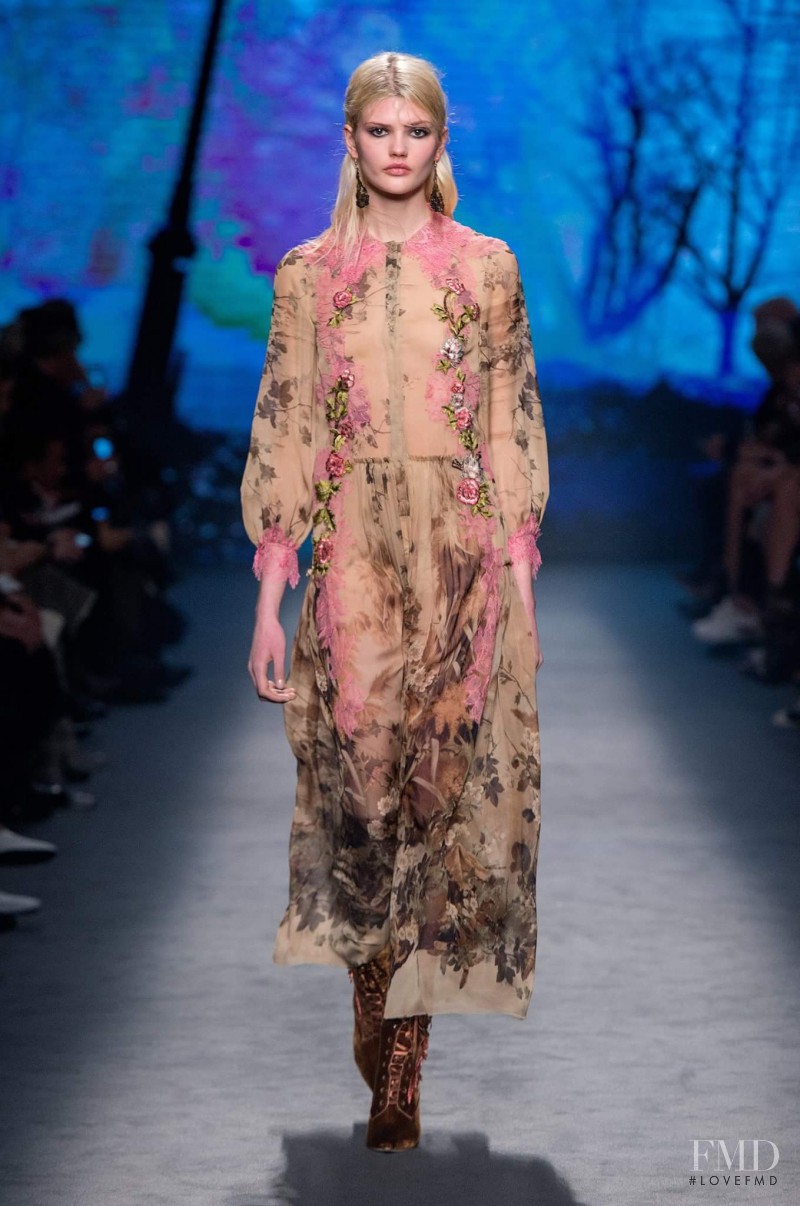 Djura Siebenga featured in  the Alberta Ferretti fashion show for Autumn/Winter 2016