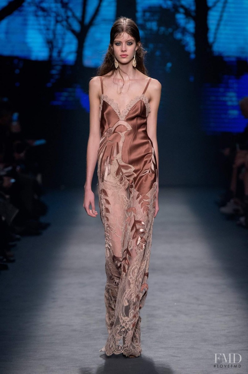 Alberta Ferretti fashion show for Autumn/Winter 2016