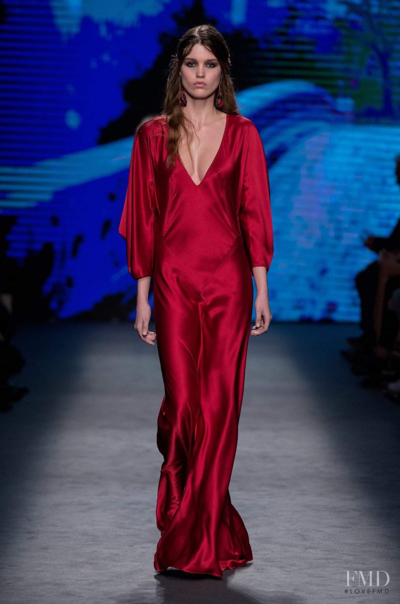 Luna Bijl featured in  the Alberta Ferretti fashion show for Autumn/Winter 2016