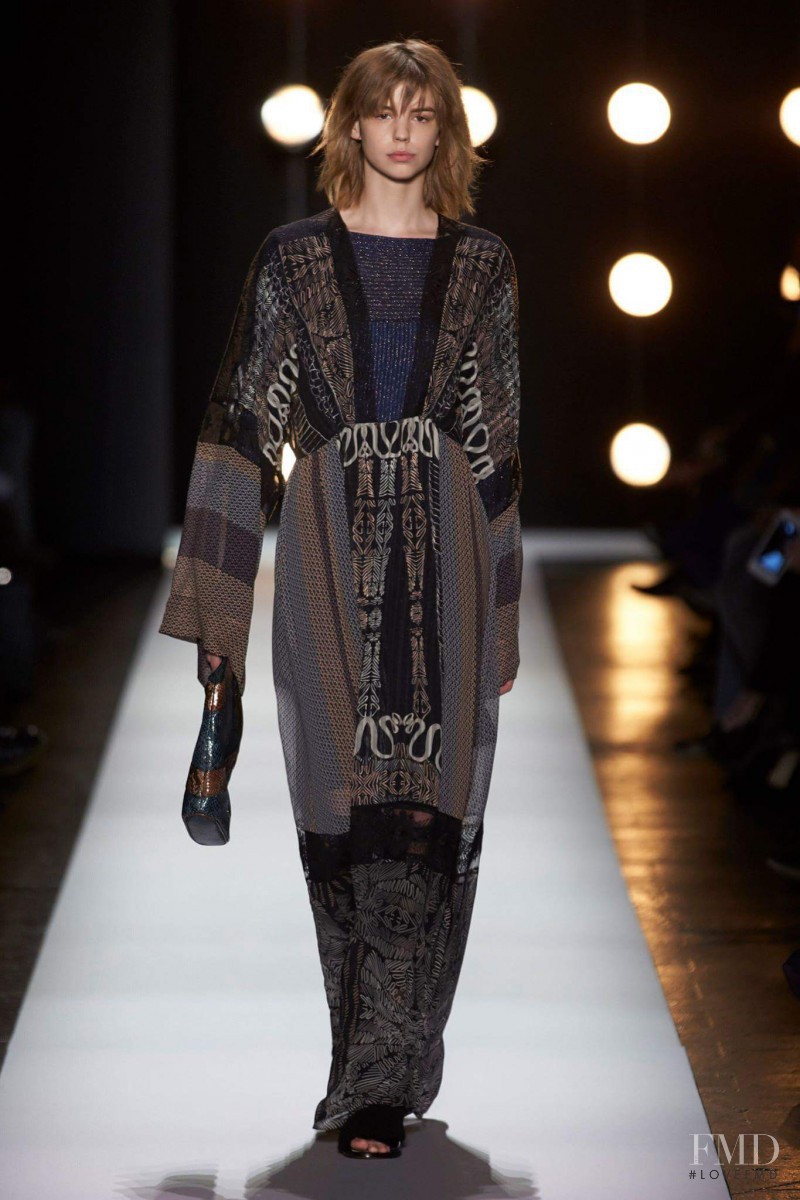 BCBG By Max Azria fashion show for Autumn/Winter 2016