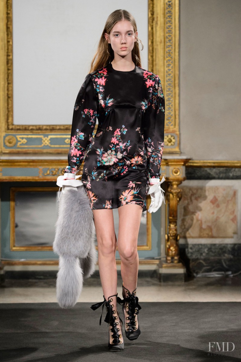 Francesco Scognamiglio fashion show for Autumn/Winter 2016