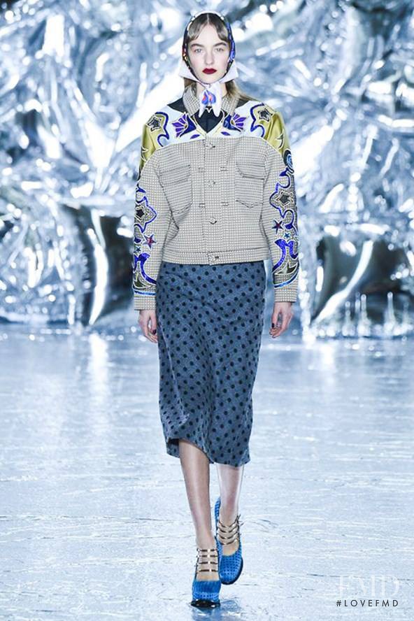 Maartje Verhoef featured in  the Mary Katrantzou fashion show for Autumn/Winter 2016