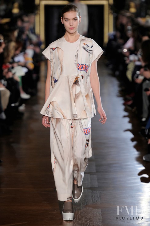 Arizona Muse featured in  the Stella McCartney fashion show for Autumn/Winter 2013