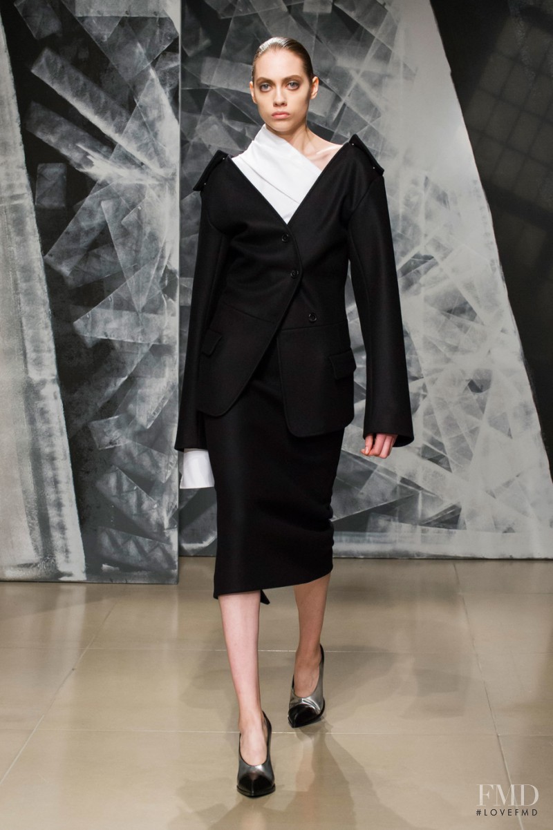 Odette Pavlova featured in  the Jil Sander fashion show for Autumn/Winter 2016