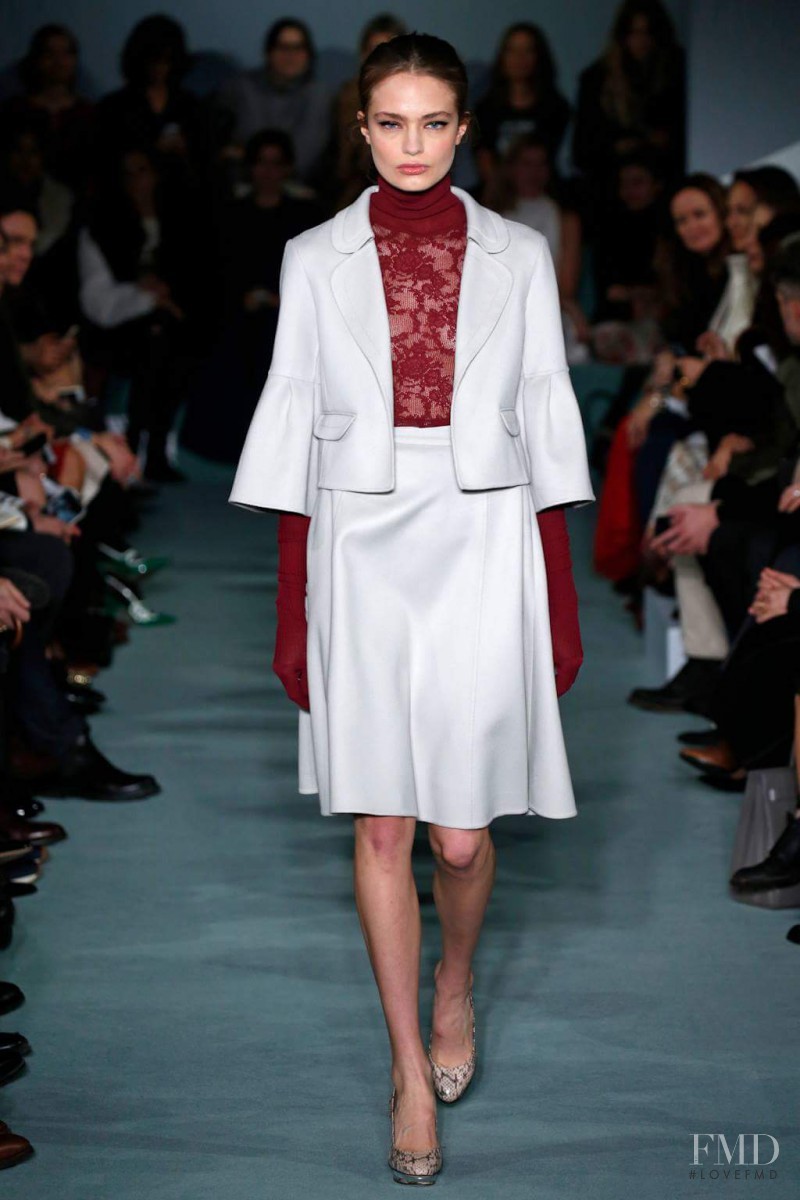 Anna Mila Guyenz featured in  the Oscar de la Renta fashion show for Autumn/Winter 2016