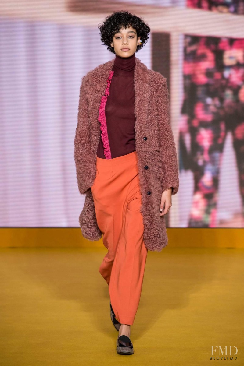 Damaris Goddrie featured in  the Paul Smith fashion show for Autumn/Winter 2016