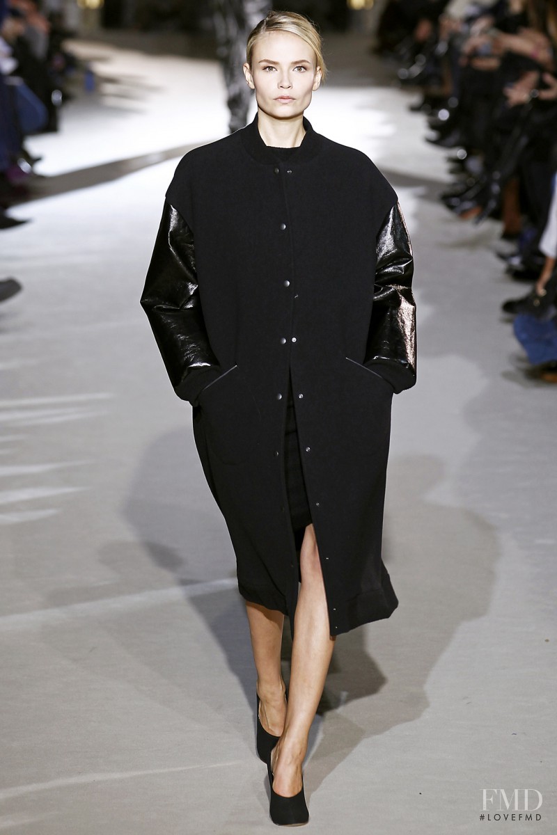 Natasha Poly featured in  the Stella McCartney fashion show for Autumn/Winter 2011