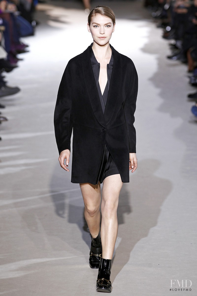 Arizona Muse featured in  the Stella McCartney fashion show for Autumn/Winter 2011