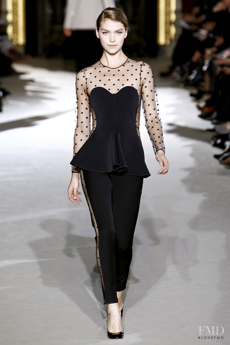 Arizona Muse featured in  the Stella McCartney fashion show for Autumn/Winter 2011