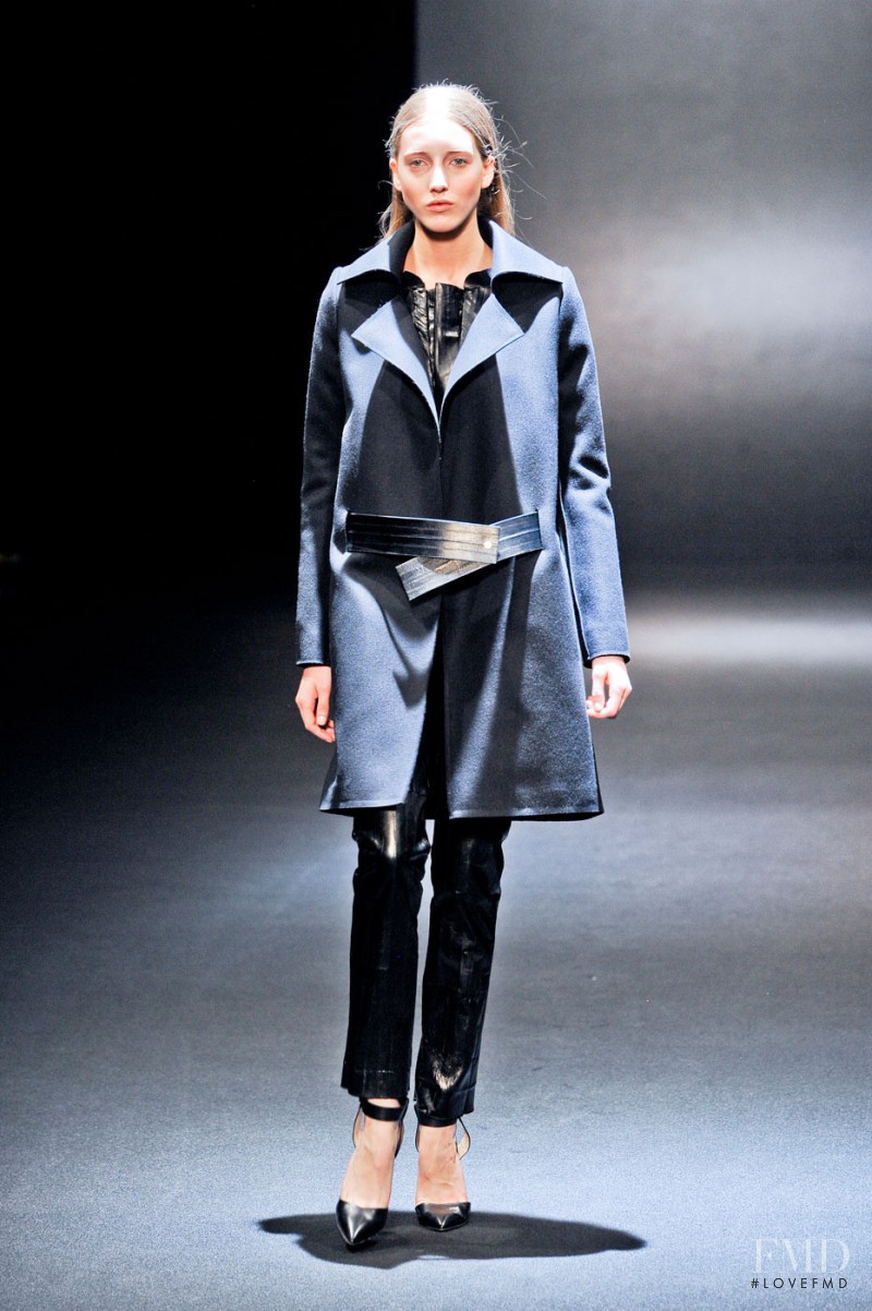 Iris Egbers featured in  the Sharon Wauchob fashion show for Autumn/Winter 2012