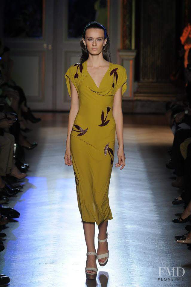 Roland Mouret fashion show for Spring/Summer 2012