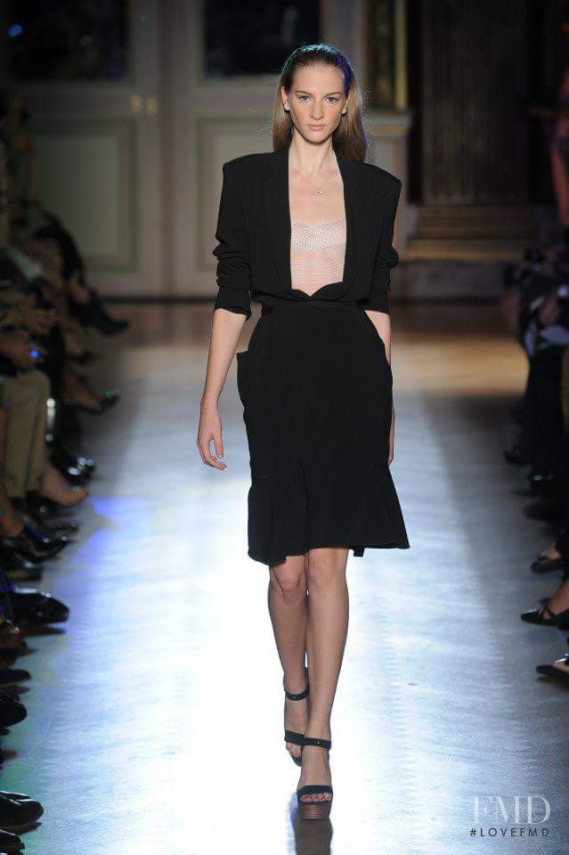 Roland Mouret fashion show for Spring/Summer 2012