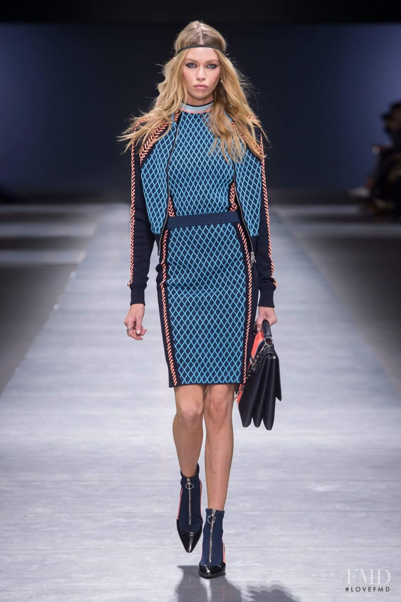 Versace fashion show for Autumn/Winter 2016