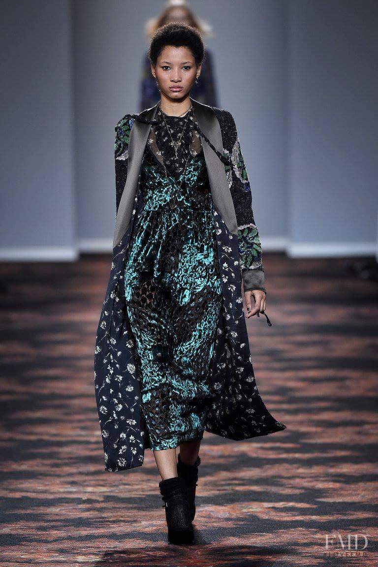 Lineisy Montero featured in  the Etro fashion show for Autumn/Winter 2016