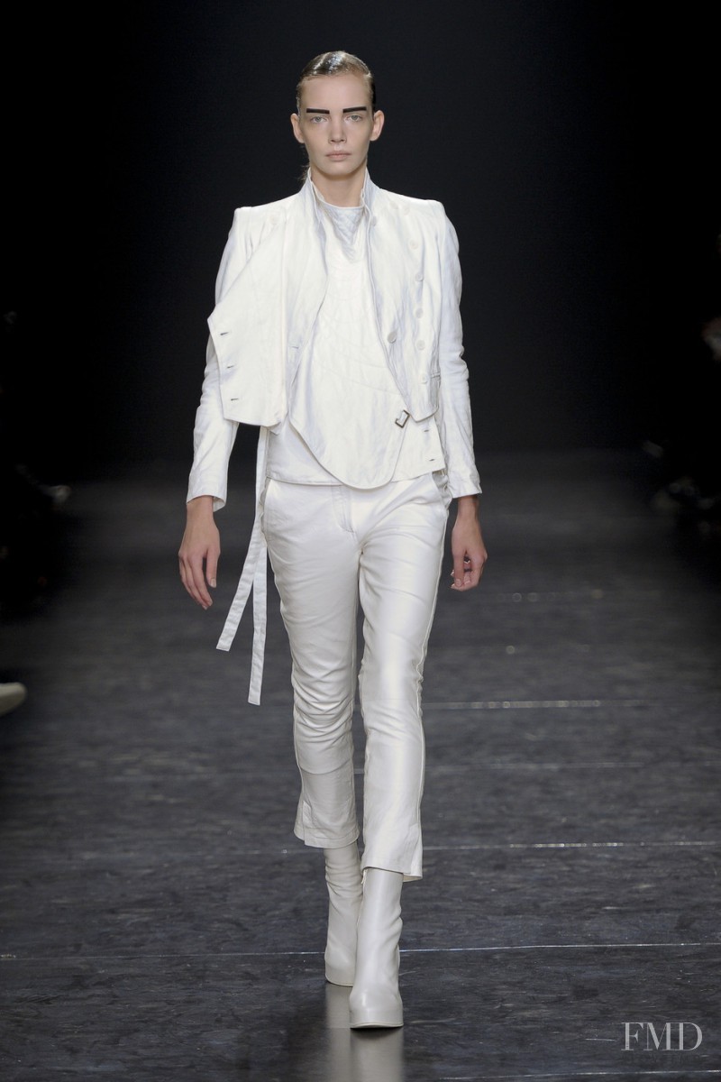 Ann Demeulemeester fashion show for Spring/Summer 2011