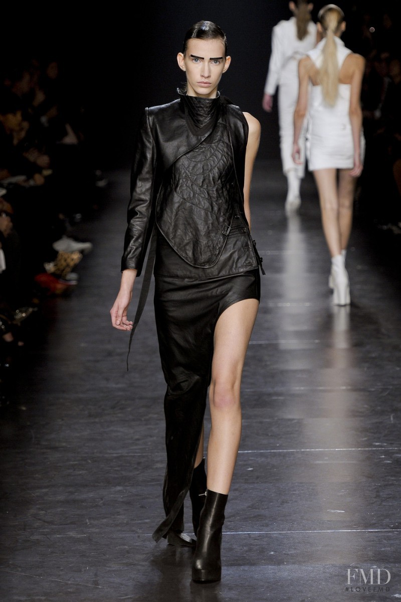 Ann Demeulemeester fashion show for Spring/Summer 2011