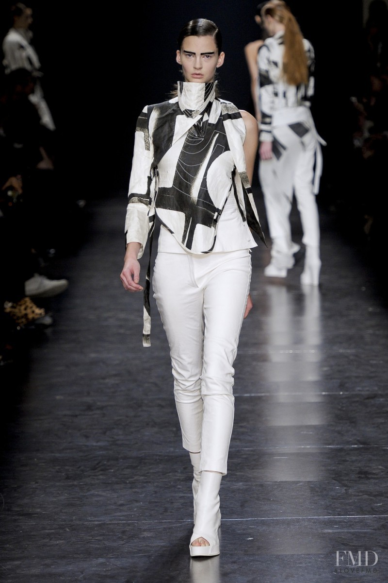 Ann Demeulemeester fashion show for Spring/Summer 2011