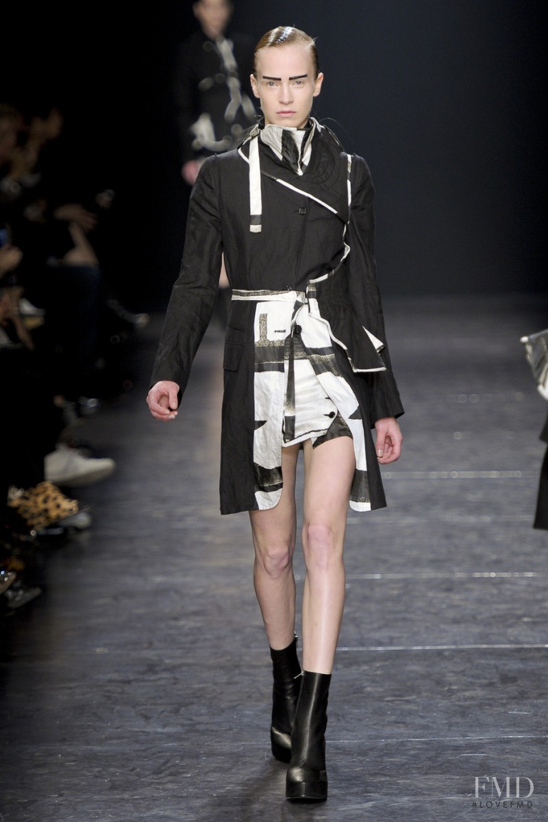 Ann Demeulemeester fashion show for Spring/Summer 2011