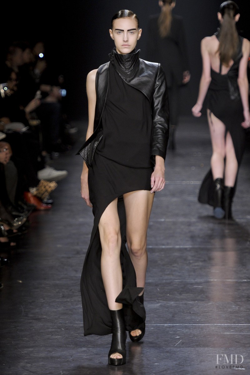 Ann Demeulemeester fashion show for Spring/Summer 2011