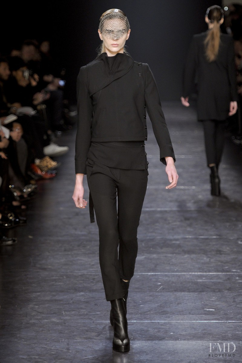 Ann Demeulemeester fashion show for Spring/Summer 2011