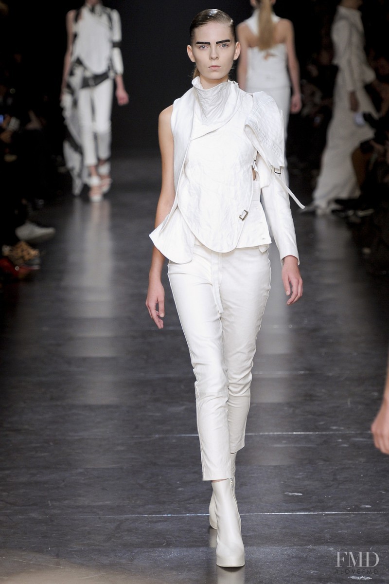 Ann Demeulemeester fashion show for Spring/Summer 2011