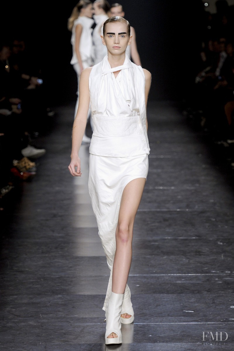 Ann Demeulemeester fashion show for Spring/Summer 2011