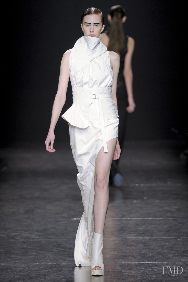 Ann Demeulemeester fashion show for Spring/Summer 2011