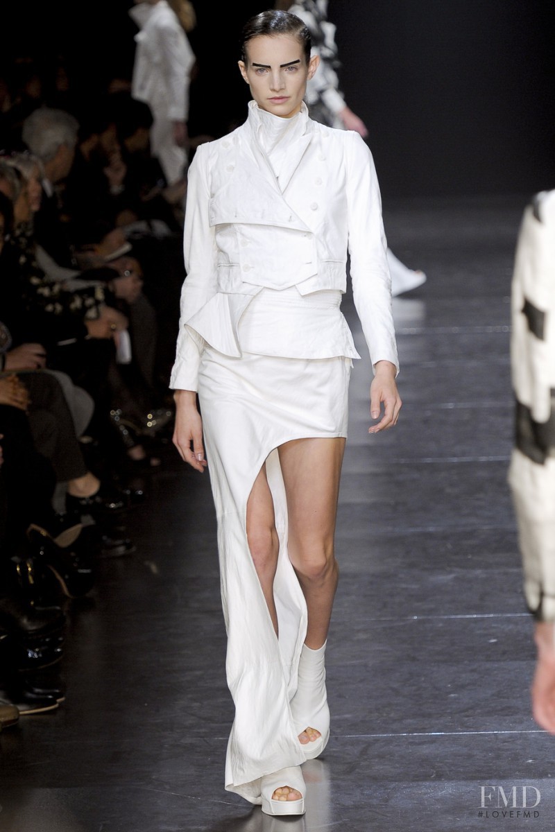 Ann Demeulemeester fashion show for Spring/Summer 2011