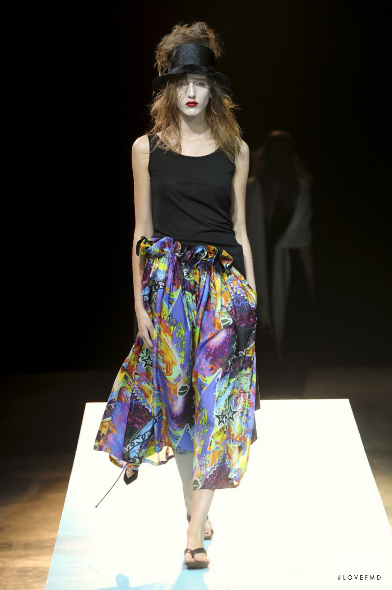 Iris Egbers featured in  the Yohji Yamamoto fashion show for Spring/Summer 2011