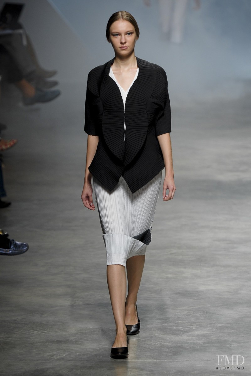 Issey Miyake fashion show for Spring/Summer 2011