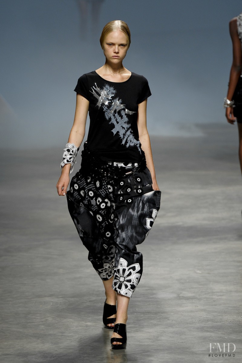 Issey Miyake fashion show for Spring/Summer 2011