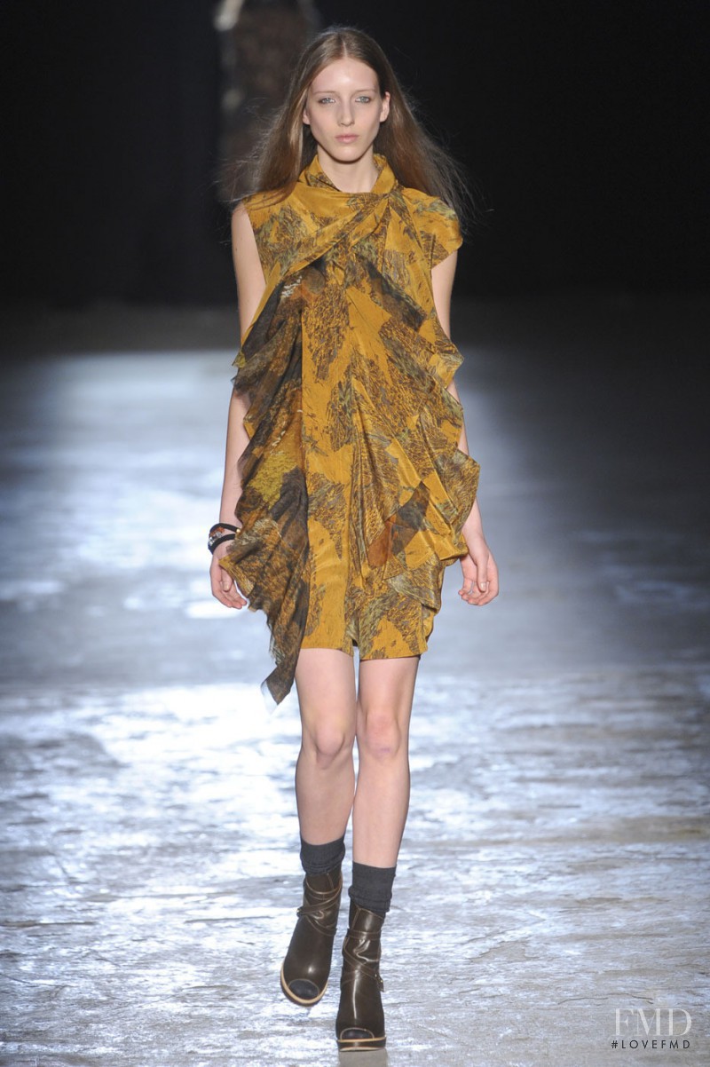 Iris Egbers featured in  the EDUN fashion show for Autumn/Winter 2011